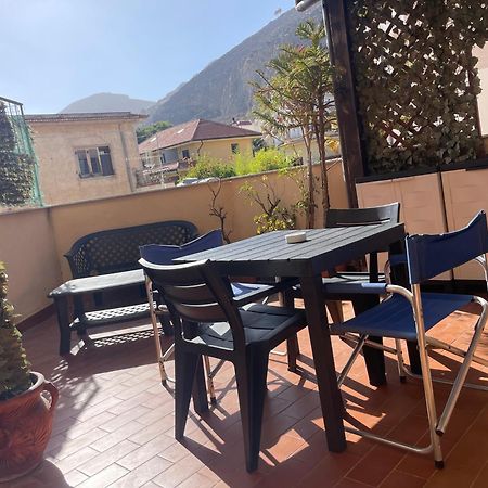 Mondello Stesicoro Apartment ปาแลร์โม ภายนอก รูปภาพ