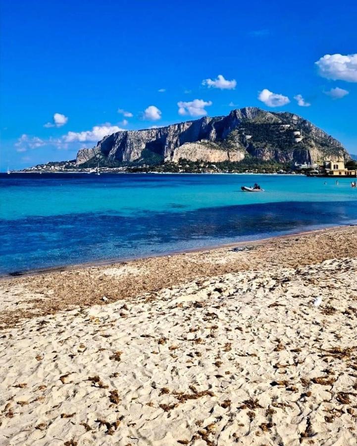 Mondello Stesicoro Apartment ปาแลร์โม ภายนอก รูปภาพ