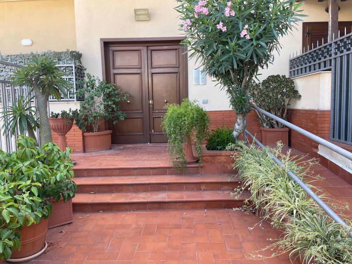 Mondello Stesicoro Apartment ปาแลร์โม ภายนอก รูปภาพ