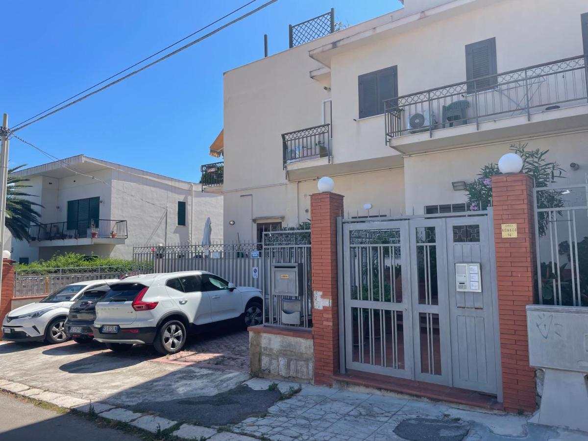 Mondello Stesicoro Apartment ปาแลร์โม ภายนอก รูปภาพ